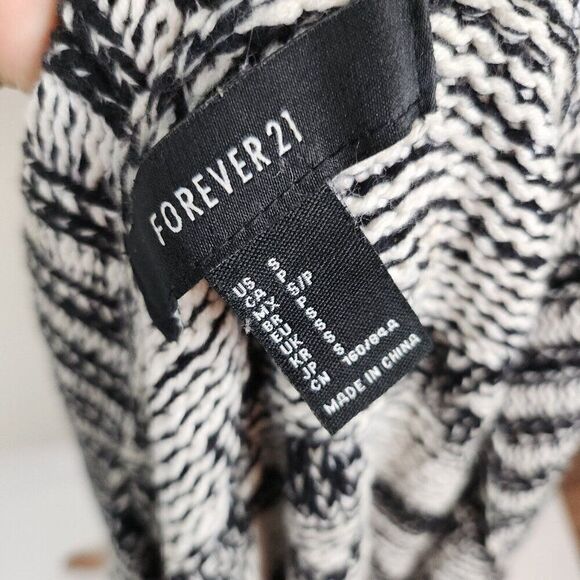 FOREVER 21 Open Drape Front White/Black Tribal Long Cardigan Sweater Womens S - Picture 4 of 4
